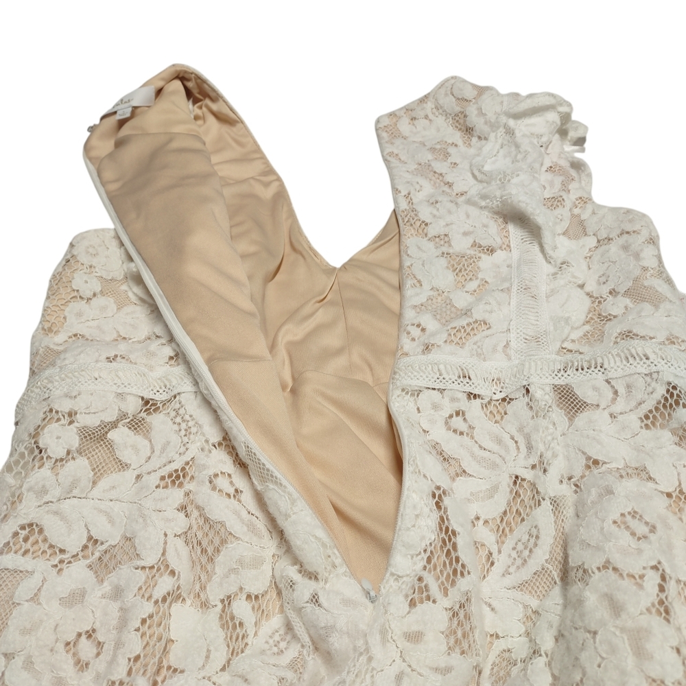 Lulus White Floral Lace Maxi Dress Size L V-Neck Flutter Sleeve Front Slit - Picture 8 of 14